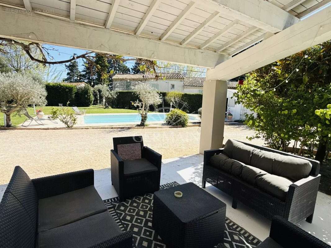 Maison à L'ISLE-SUR-LA-SORGUE