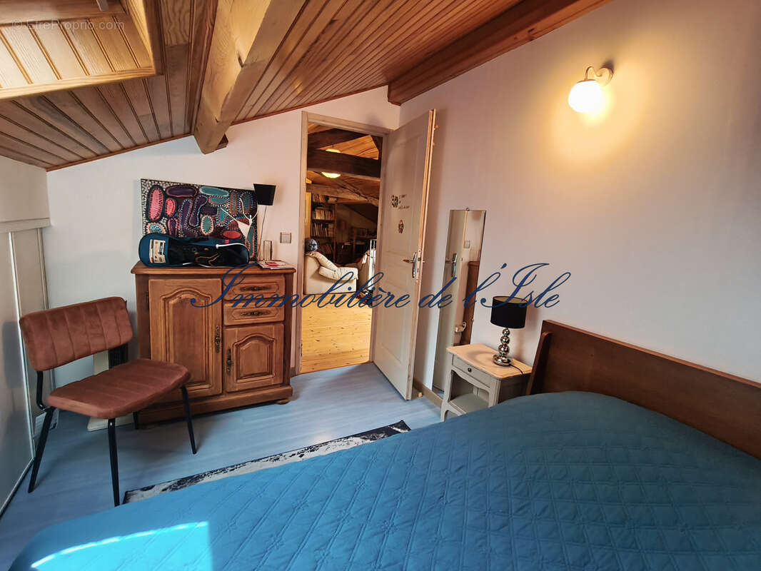 Campagne perigourdine, maison en pierre + gite sur 8000 m2 - photo 11