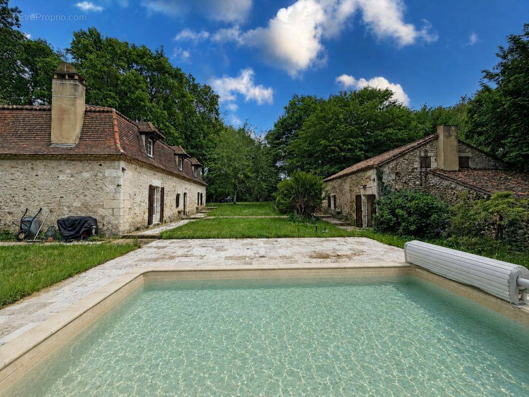 Maison à SAINT-JEAN-D'ESTISSAC