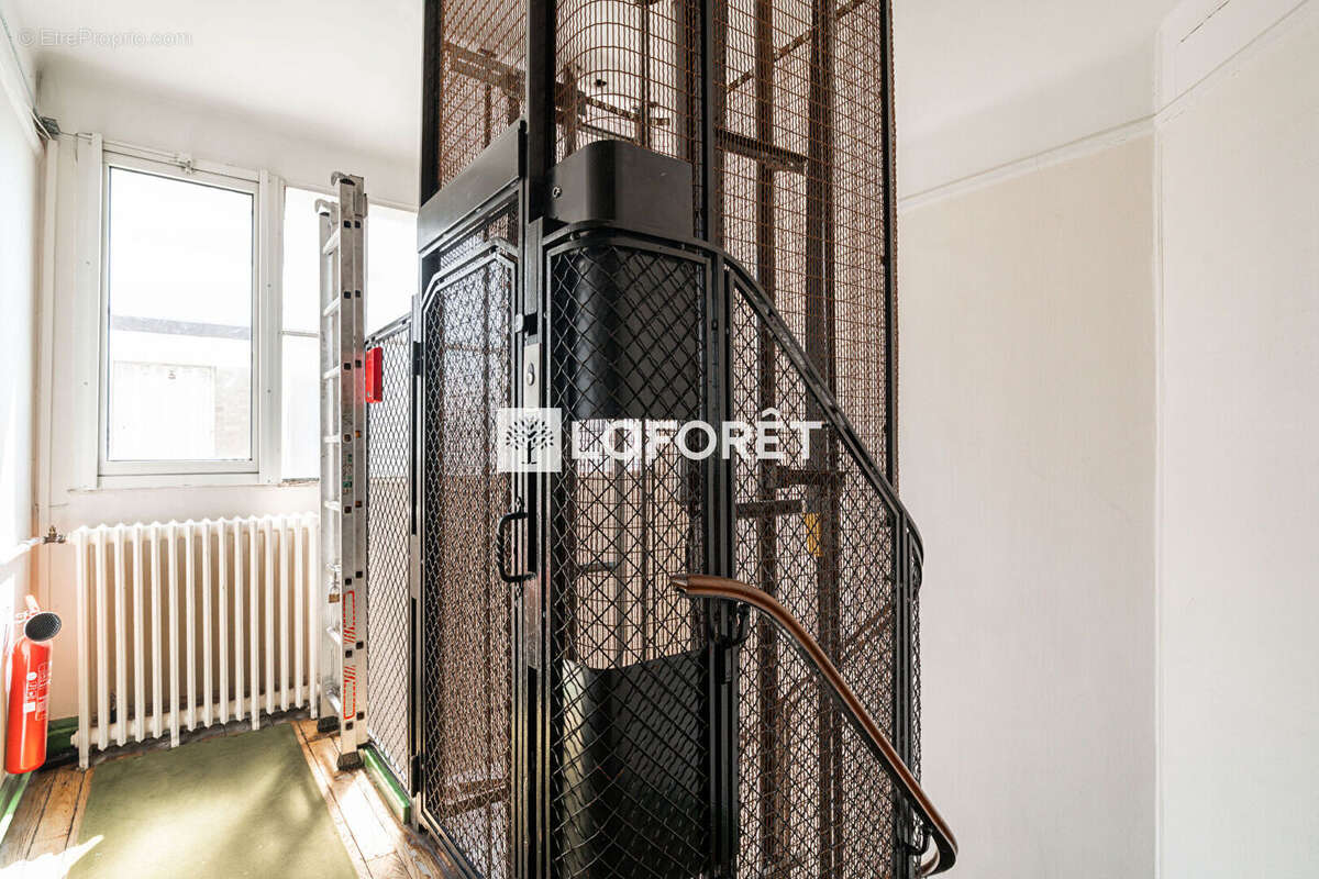 Appartement à PARIS-17E