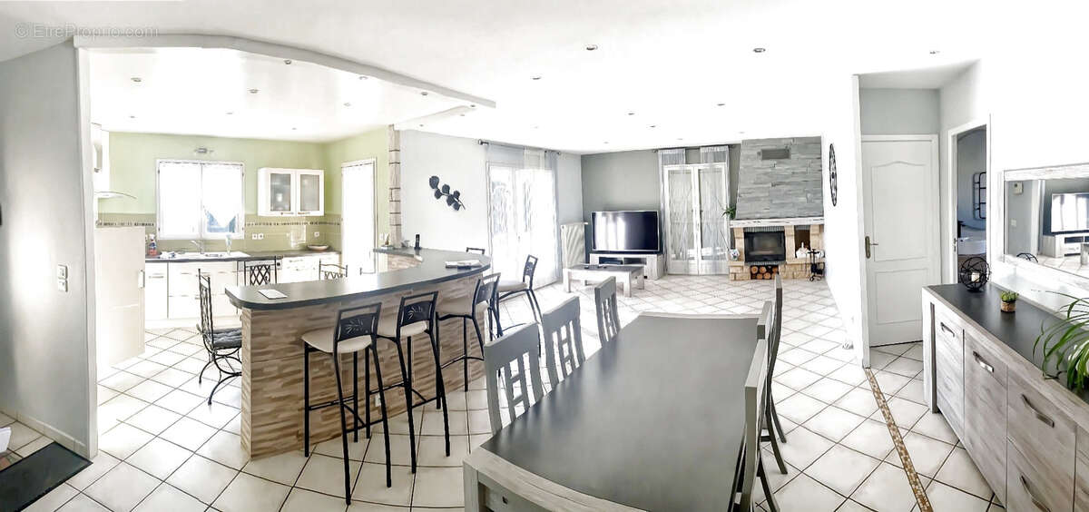 Maison à SAINT-CYPRIEN