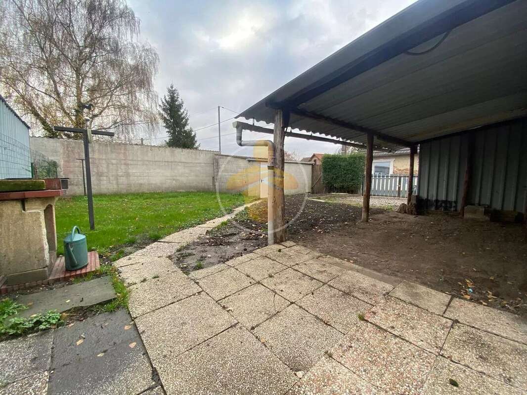 Maison à FRIERES-FAILLOUEL