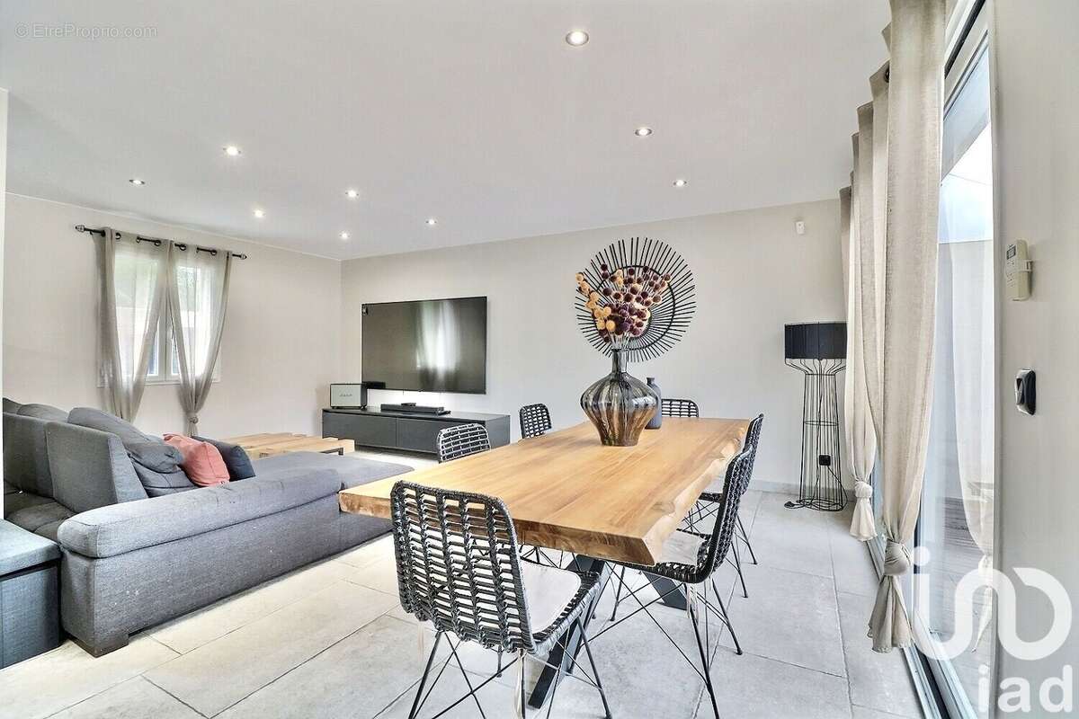 Photo 8 - Maison à LE CASTELLET