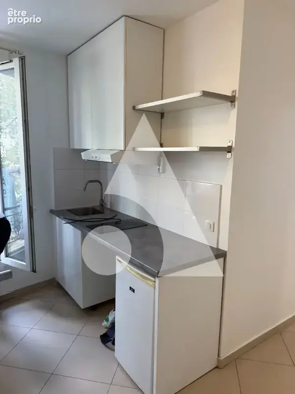 Studio rénové de 18,56 m² aux portes de Paris - photo 2