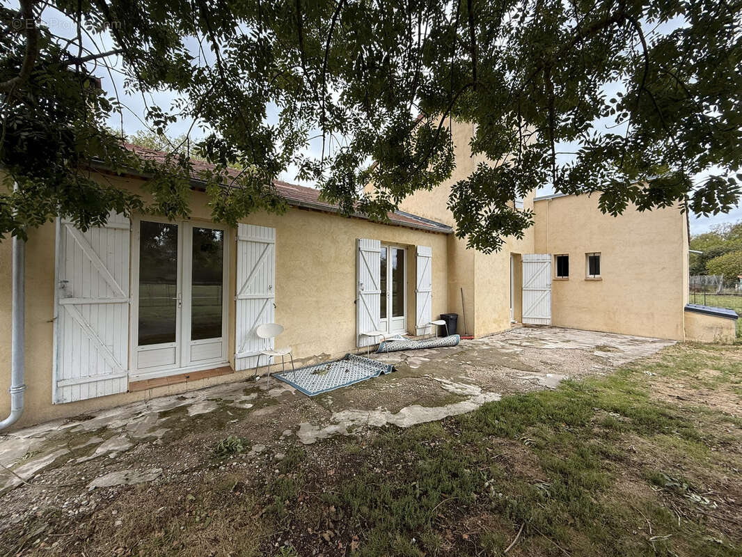 Maison à SAINT-PRIEST-BRAMEFANT