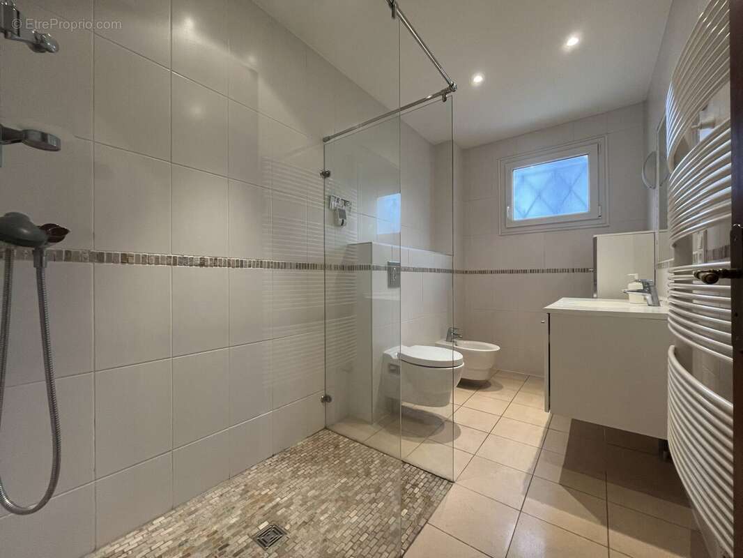 Maison à SAINT-JEAN-DE-BRAYE