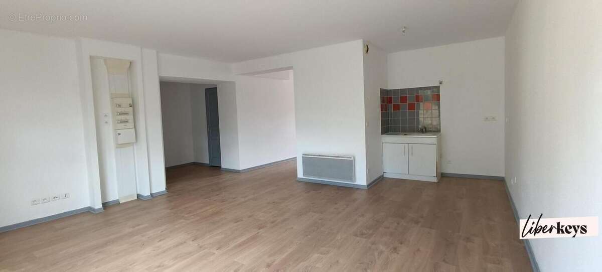 Appartement 3 pièces-  80 m² en rez-de-chaussée avec jardin privatif, au calme en fond d'impasse - Villette les Dole - photo 4
