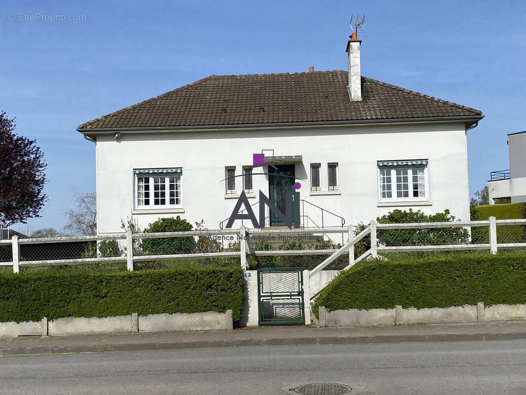 Maison à BACQUEVILLE-EN-CAUX