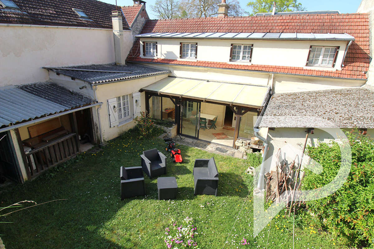 Maison à PONT-SAINTE-MAXENCE