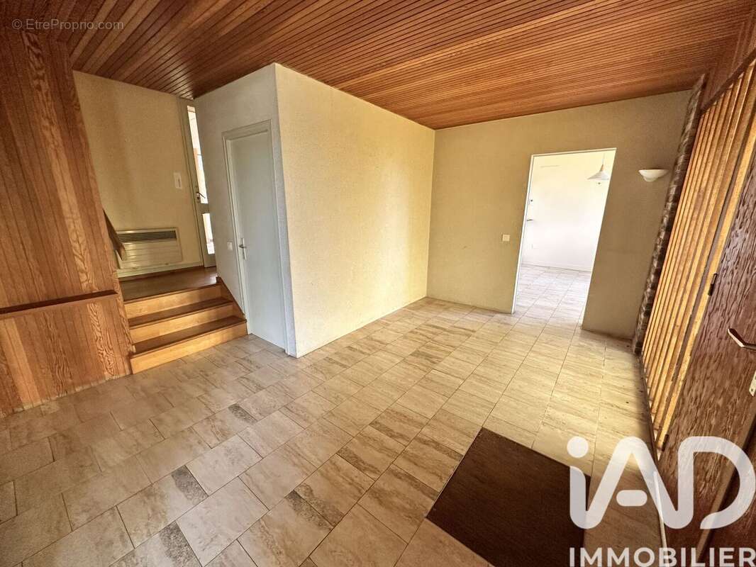 Maison 169 m² à Heugueville-Sur-Sienne  - photo 4