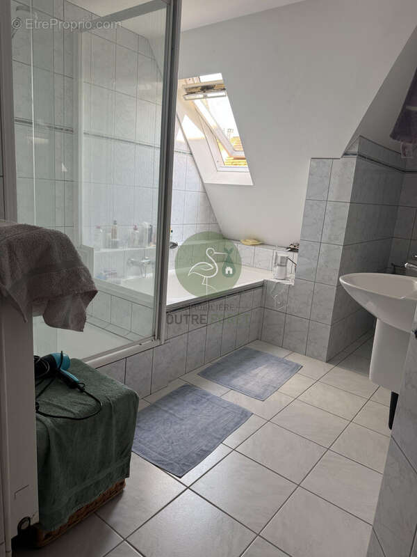 salle de bain premier étage - Maison à HOFFEN