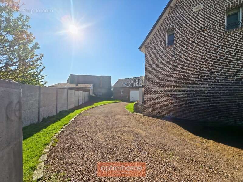 Maison à MOYENNEVILLE