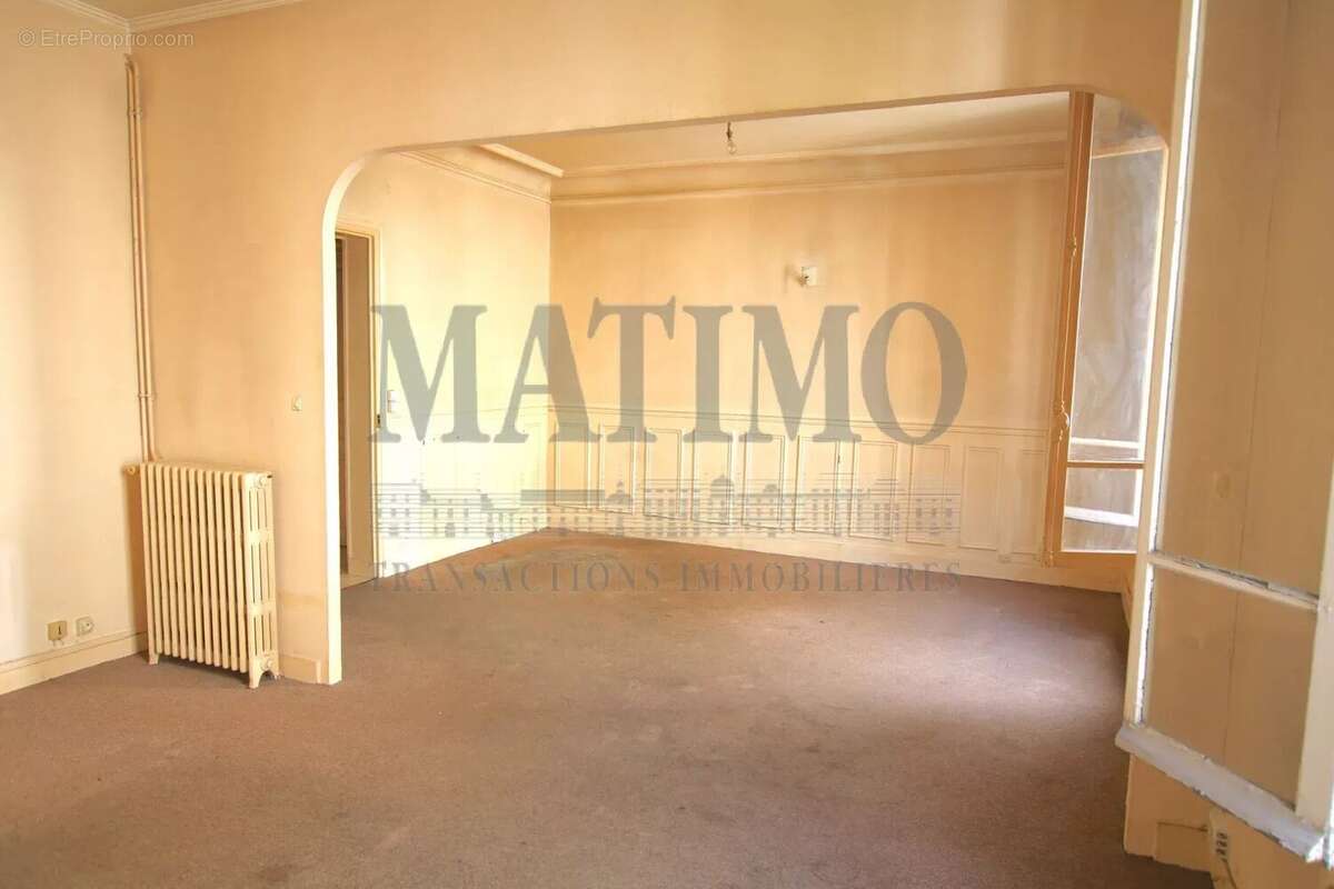 Appartement à LA GARENNE-COLOMBES