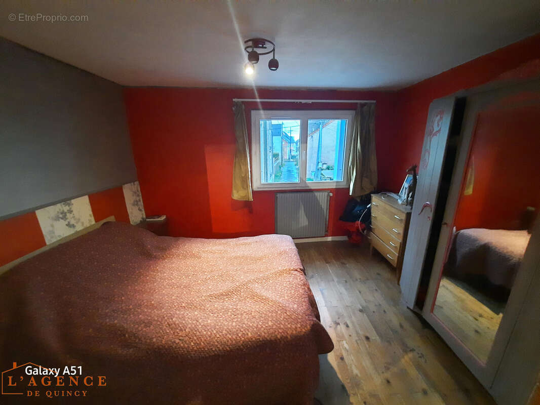 Maison volumineuse avec cour privative - photo 6