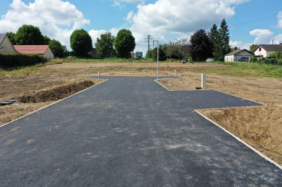 Terrain à LES DAMPS