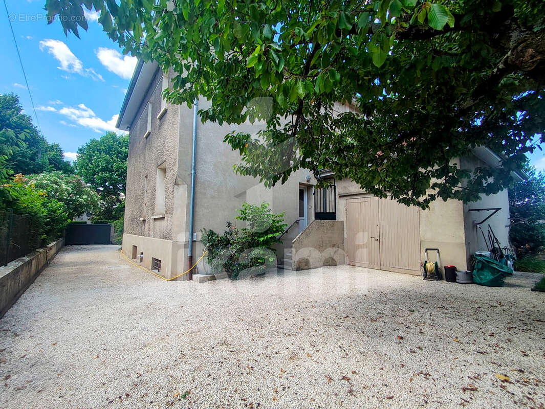 Maison Bourgeoise entièrement rénovée 173 m2 - photo 15
