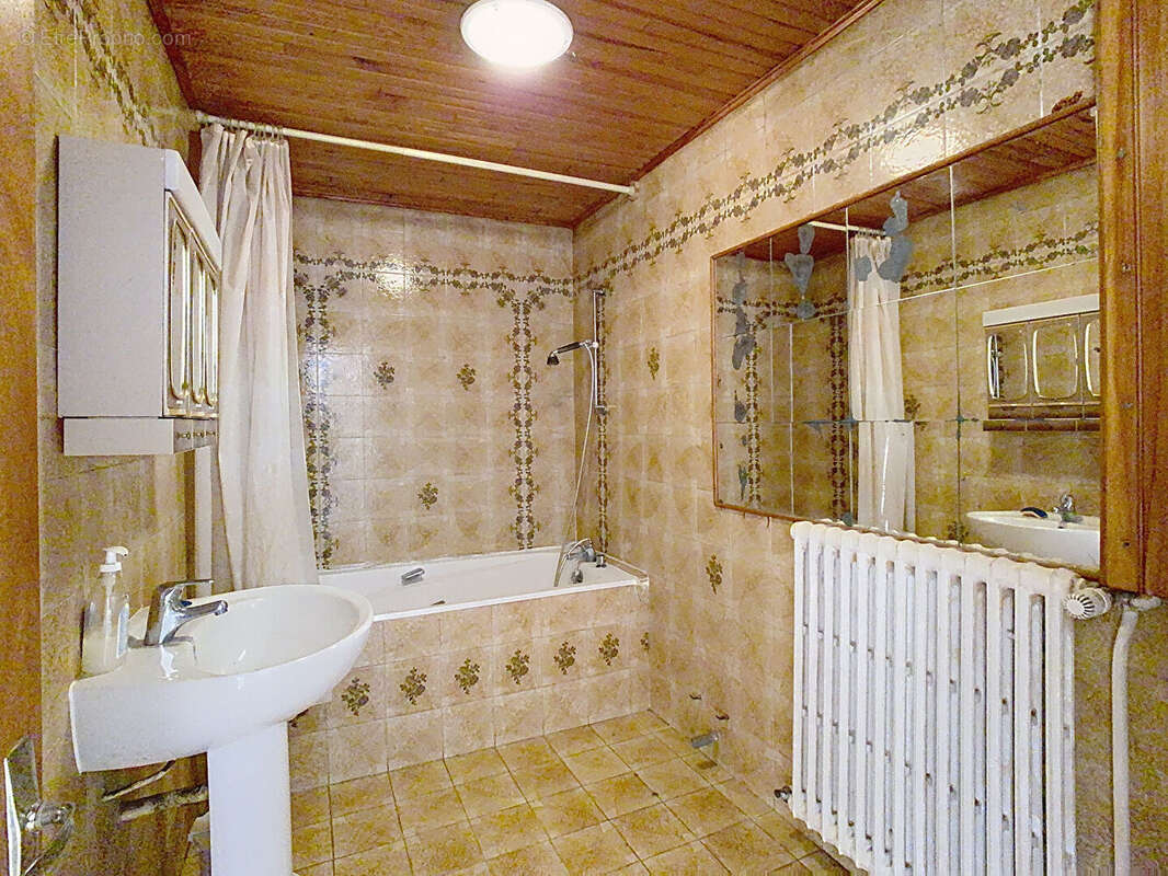 Maison à DAMPIERRE