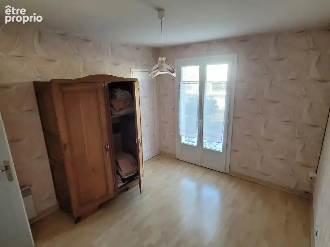 Maison de bourg 3 Chs, 1 Bureau, sur sous-sol complet, cave - photo 6