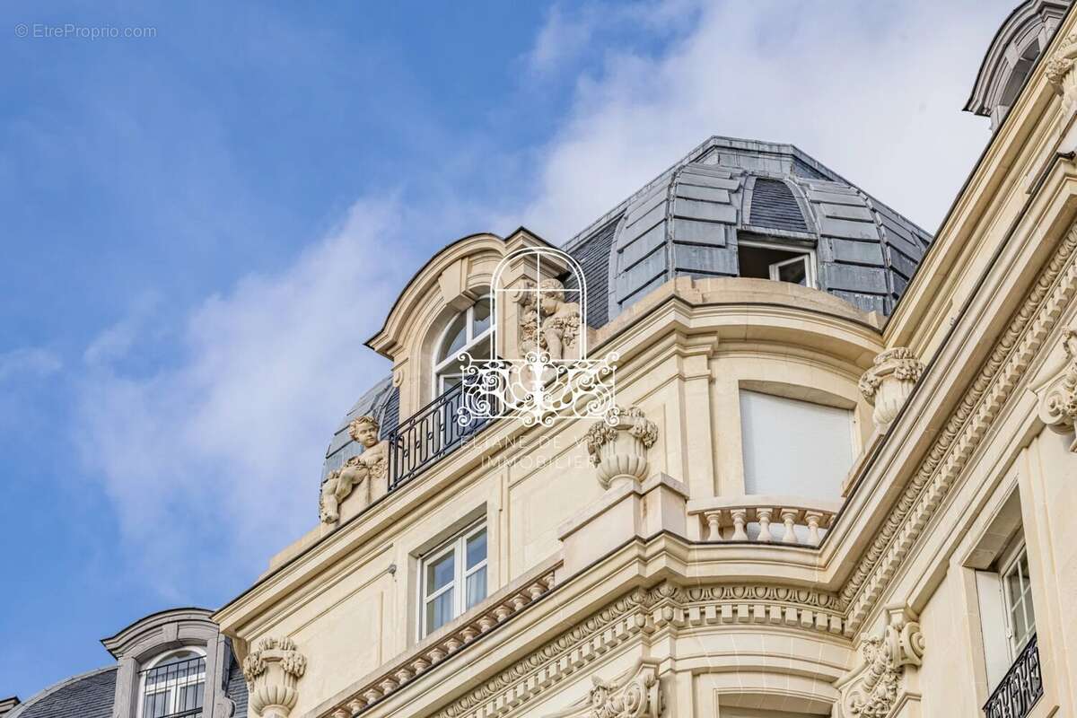 Appartement à PARIS-16E