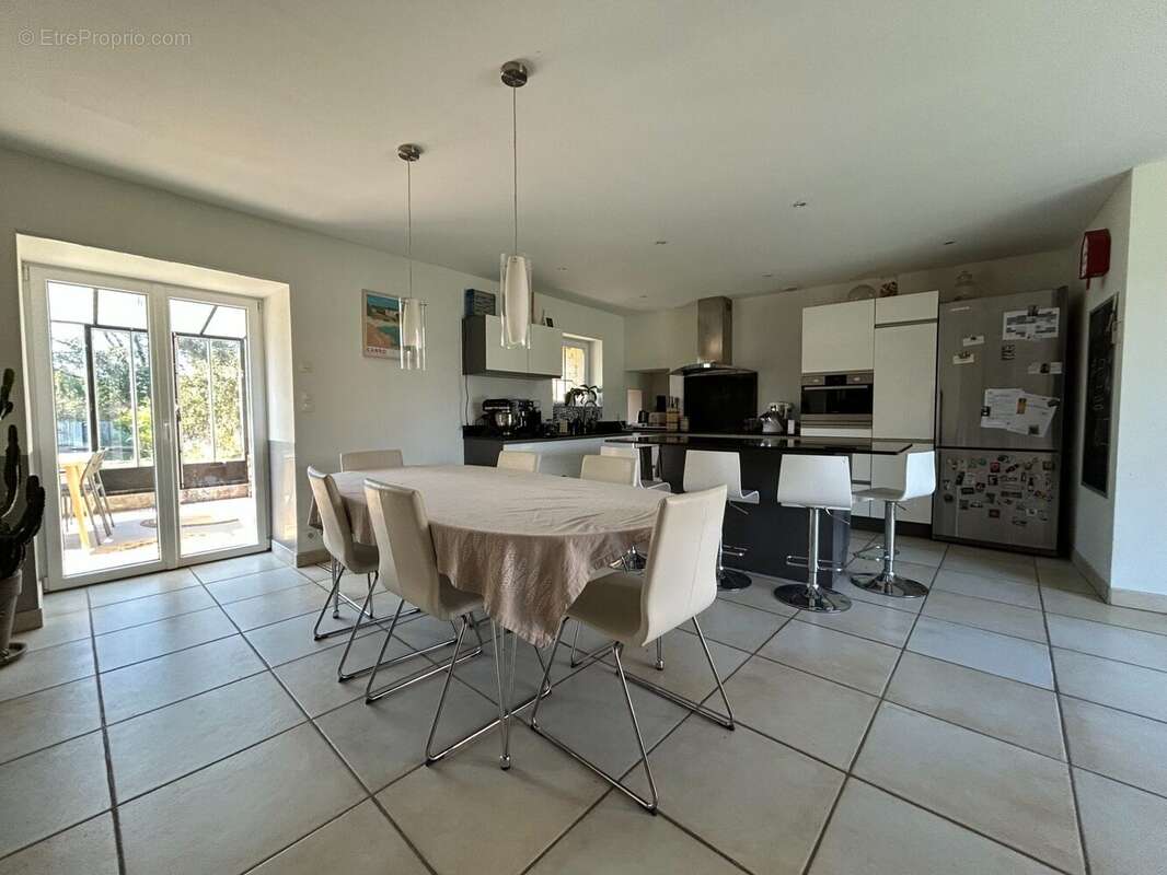 Maison 178 m² à Alixan  - photo 9