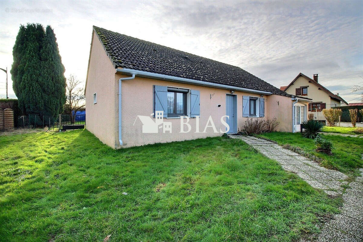 Maison à MANNEVILLE-SUR-RISLE