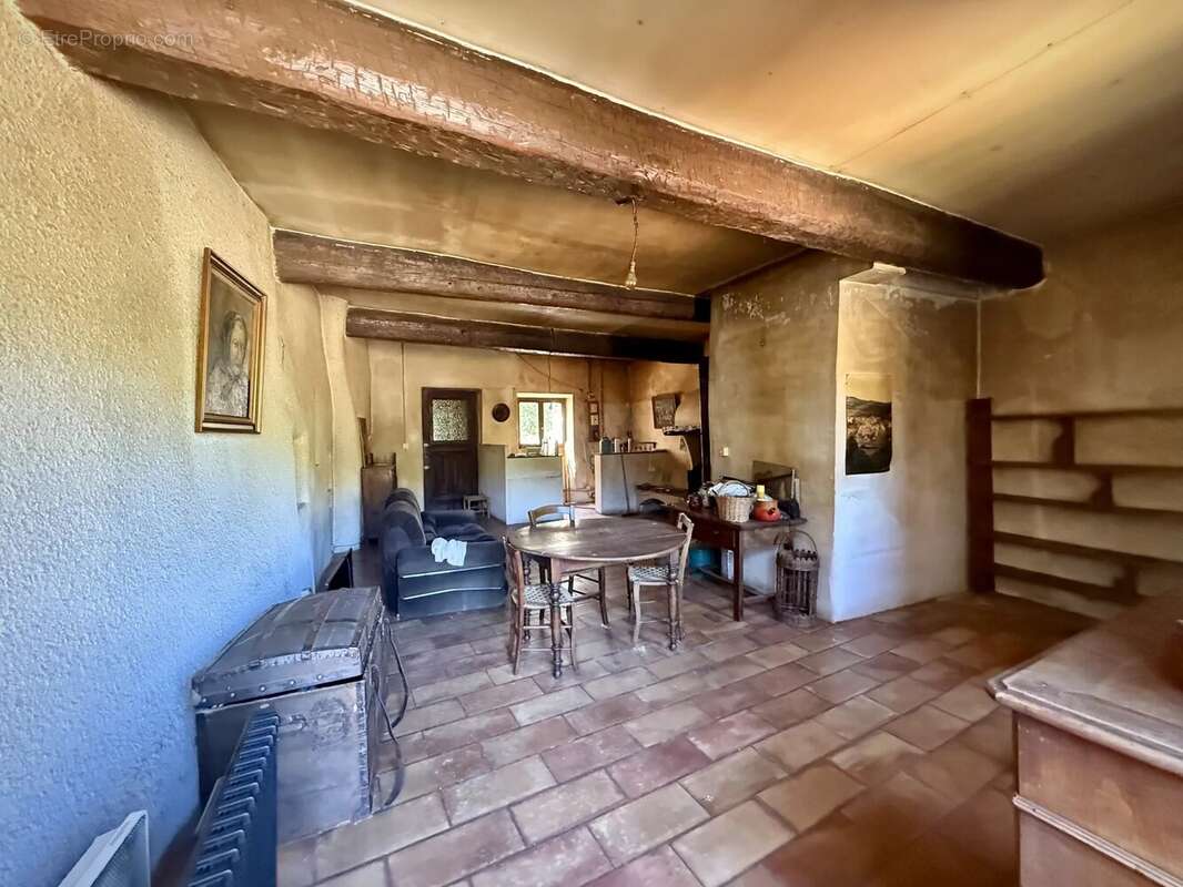 Maison à FEUILLA