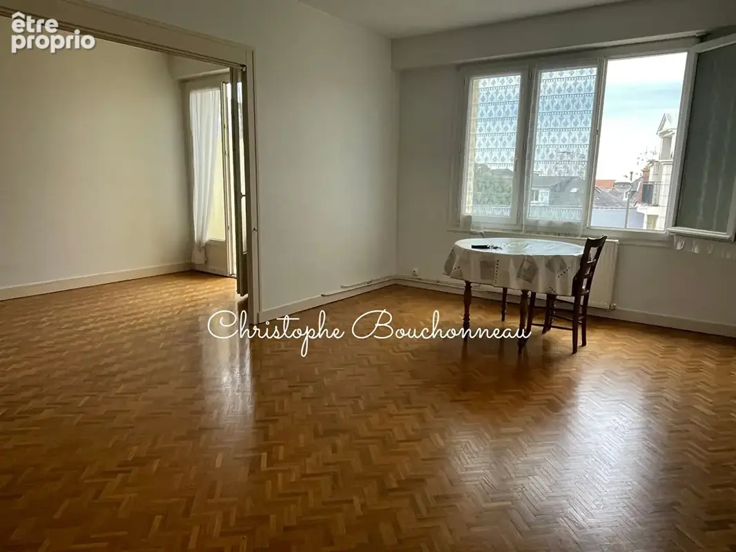 Appartement coeur de ville avec balcon et cave - photo 2