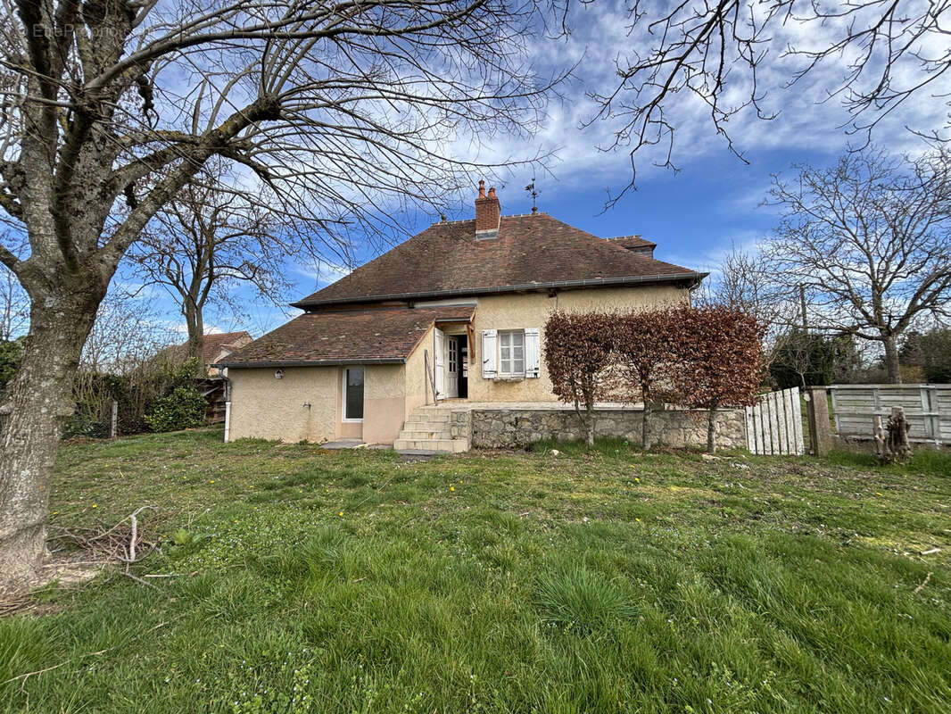 Maison à VARENNES-SUR-ALLIER
