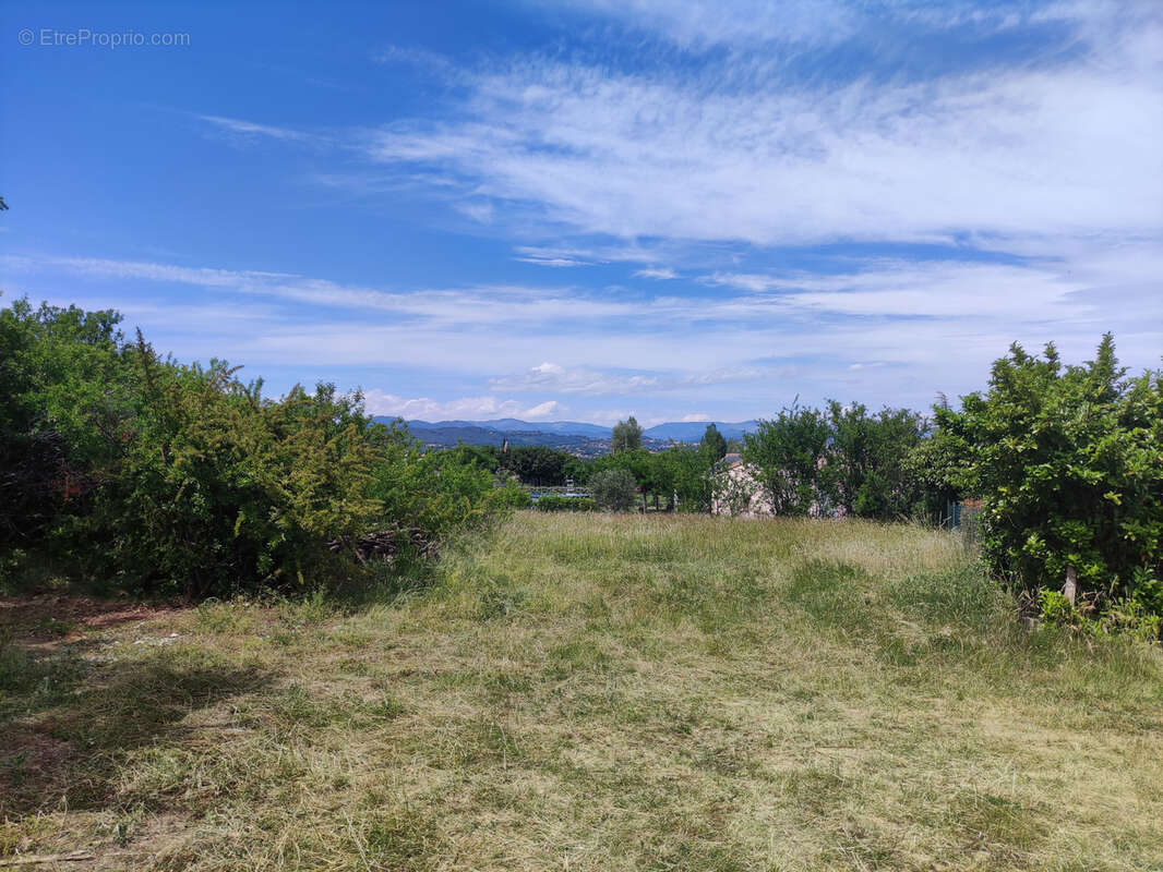 Terrain à SAINT-SERNIN