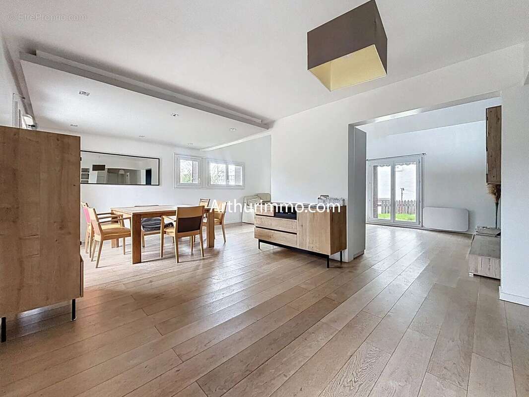 Maison à LIMEIL-BREVANNES