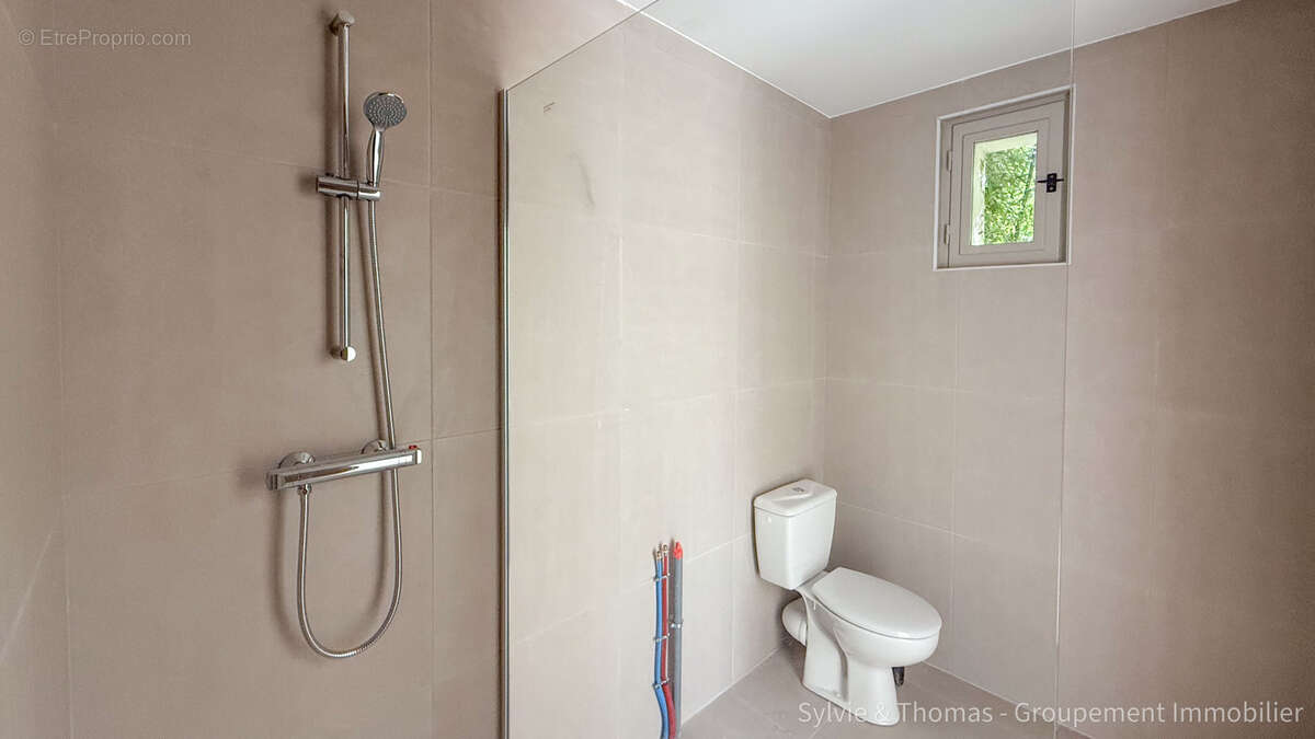 Appartement à CAMARET-SUR-AIGUES