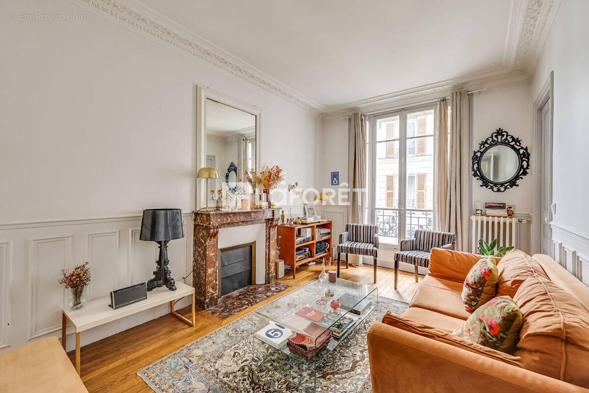 Appartement à PARIS-14E
