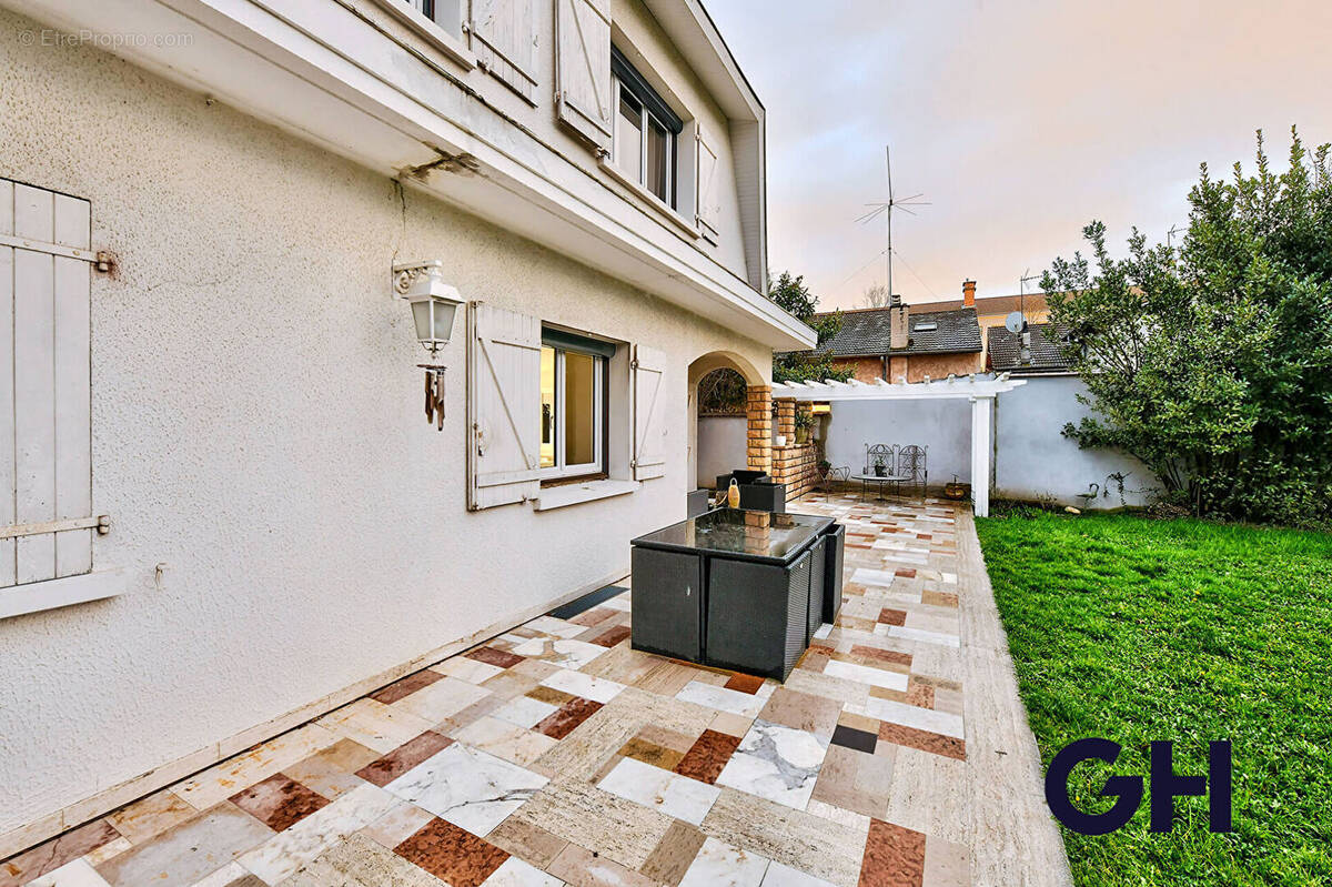 Maison à VILLEURBANNE