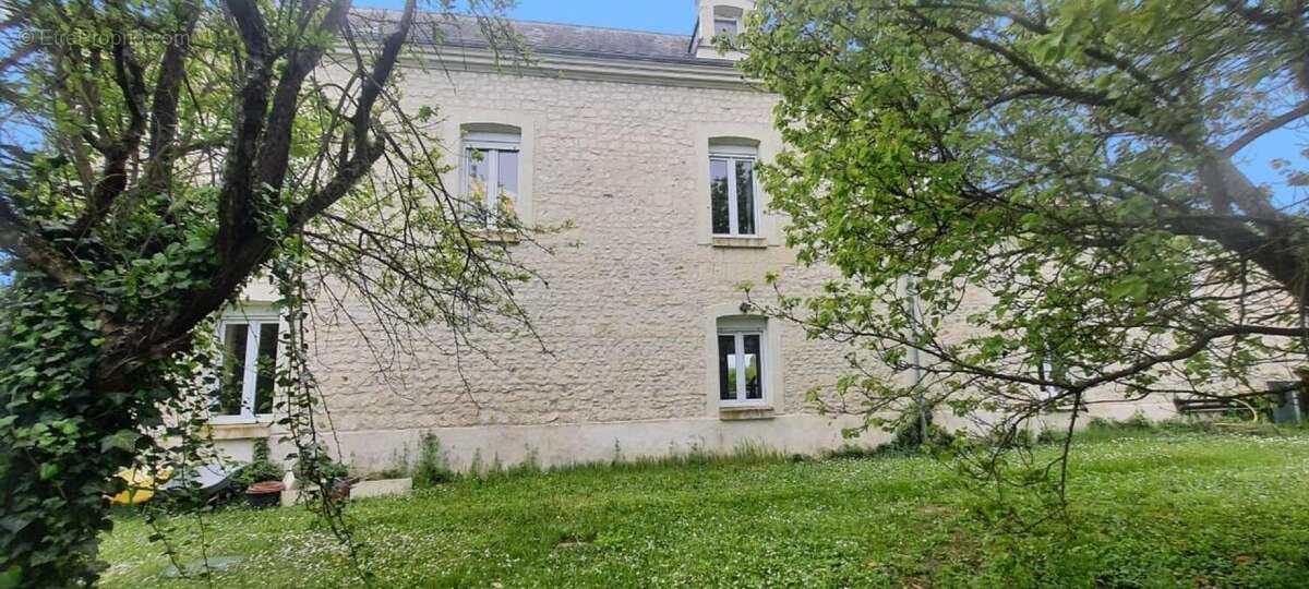 Maison 156 m² à Antran  - photo 5