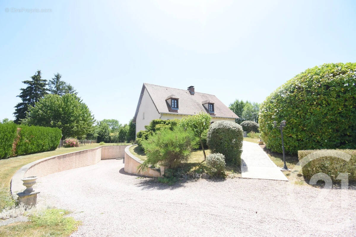 Maison à SAINT-CHRISTOPHE