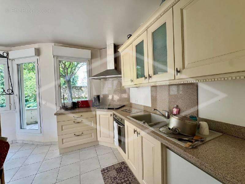 Appartement à COMBS-LA-VILLE