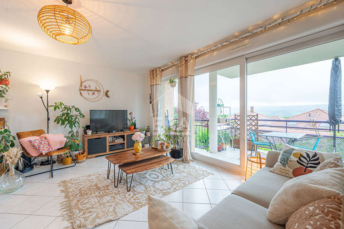Appartement à GROISY