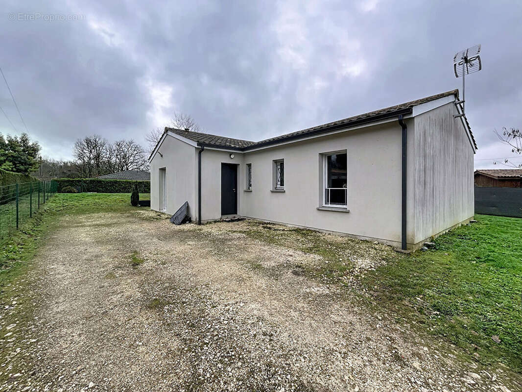 Maison à BONZAC