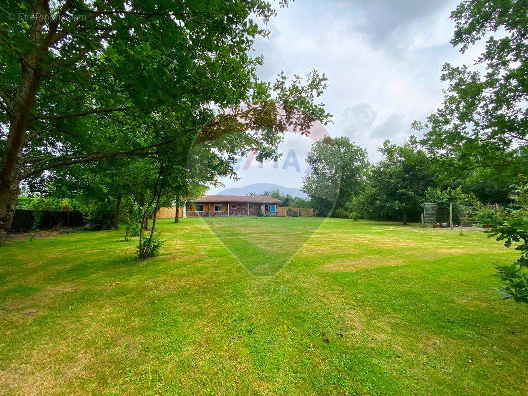 Maison à LA GRIPPERIE-SAINT-SYMPHORIEN