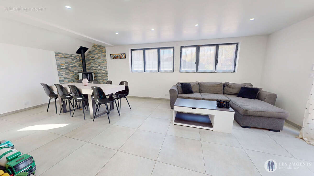 Maison à SAINT-SULPICE