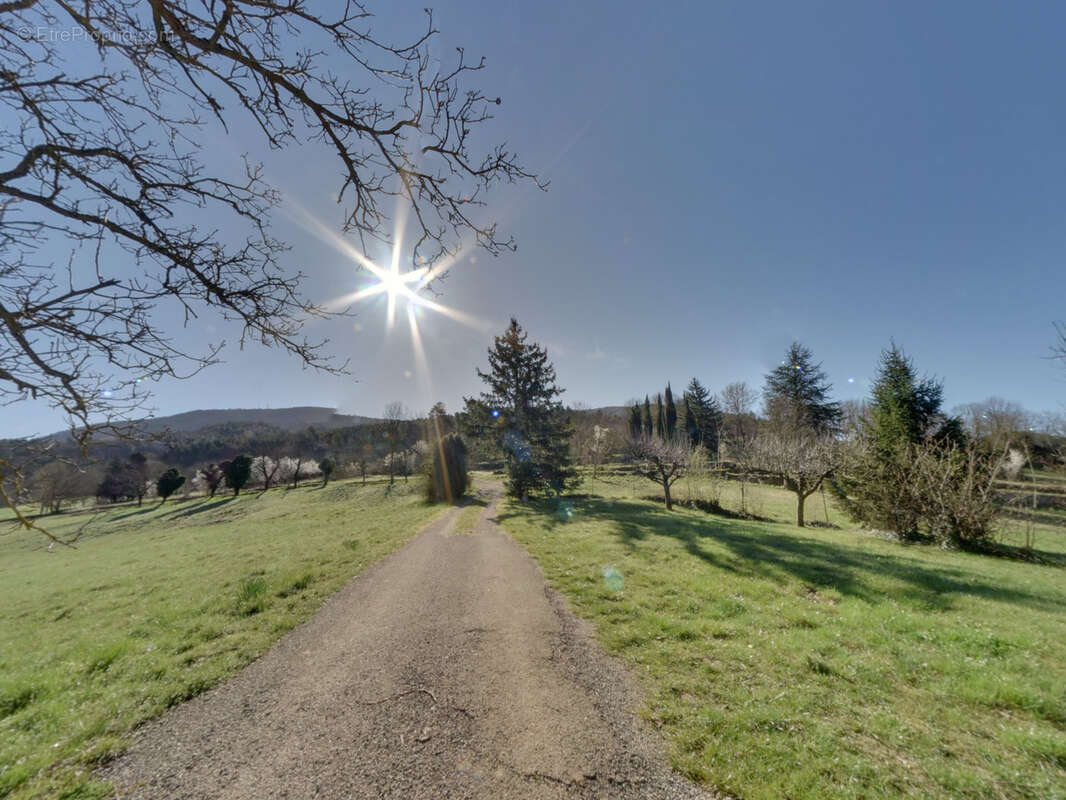 Maison à SAINT-VINCENT-DE-DURFORT