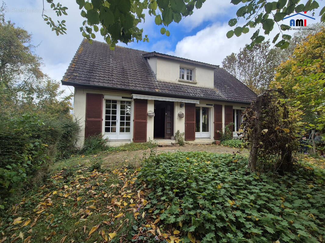 Maison à SAINT-JEAN-PIERRE-FIXTE