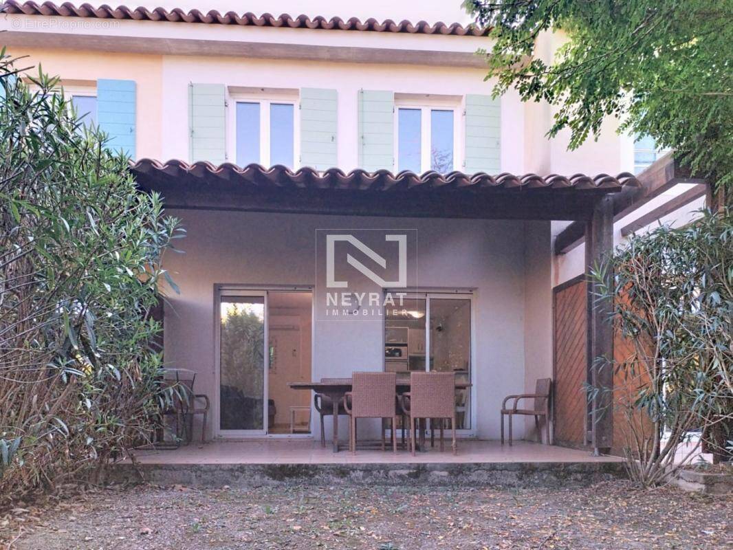 Appartement à MONTAUROUX