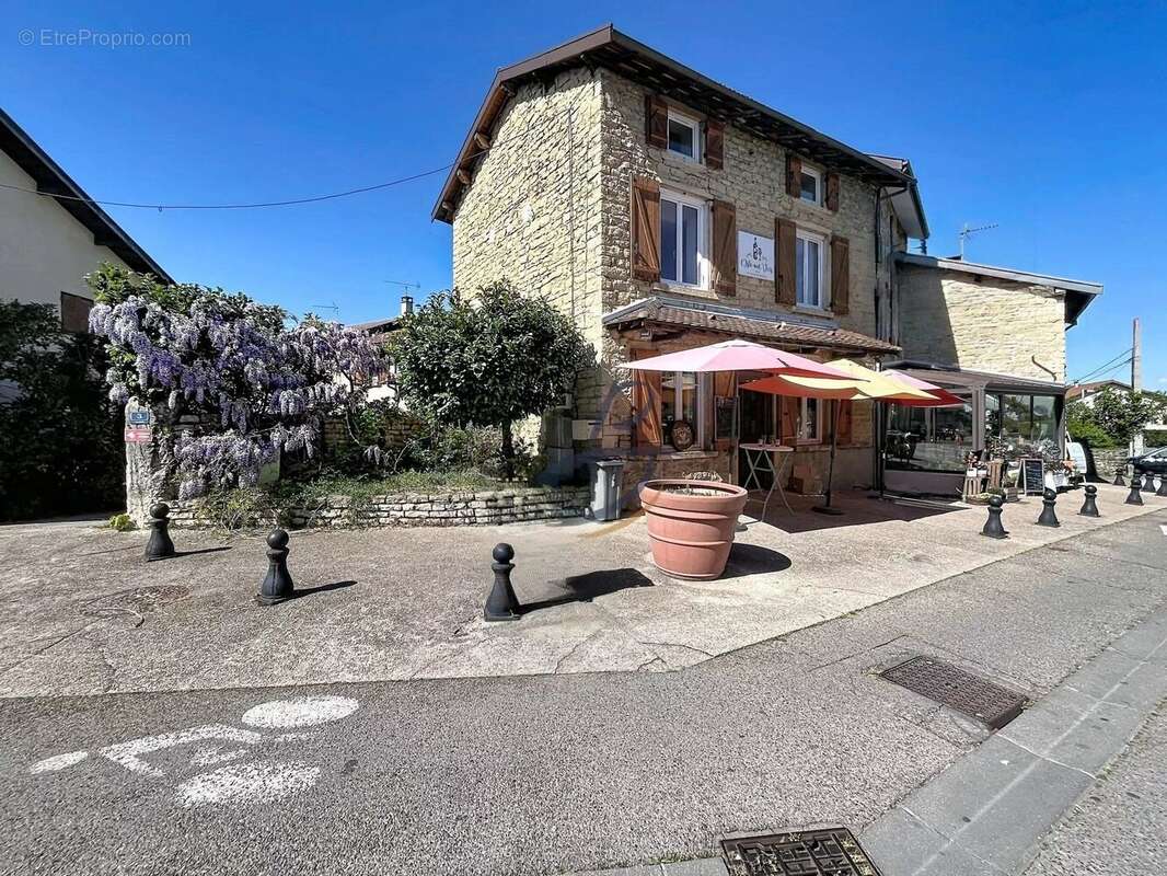 Commerce à L'ISLE-D'ABEAU