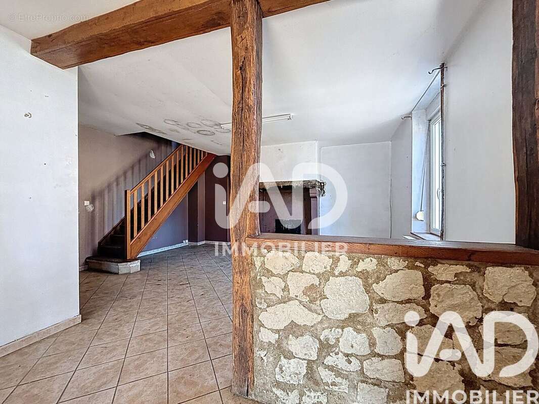 Maison 119 m² à La Neuville-Au-Pont  - photo 7