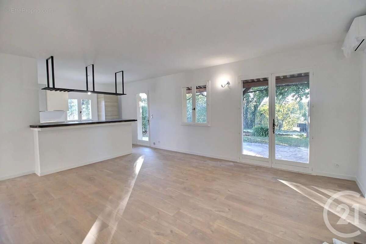 Appartement à VALBONNE