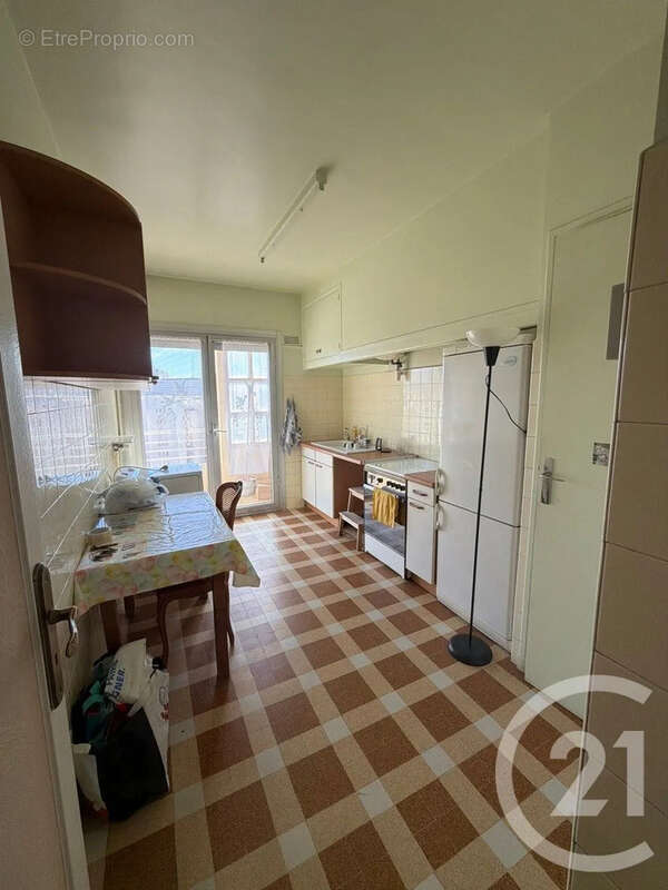 Appartement à MARSEILLE-5E