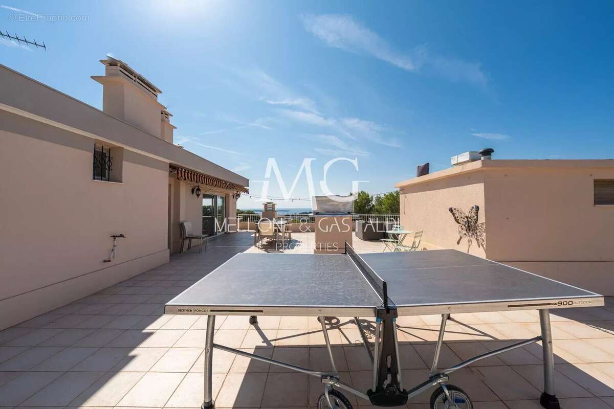 Appartement à LE CANNET