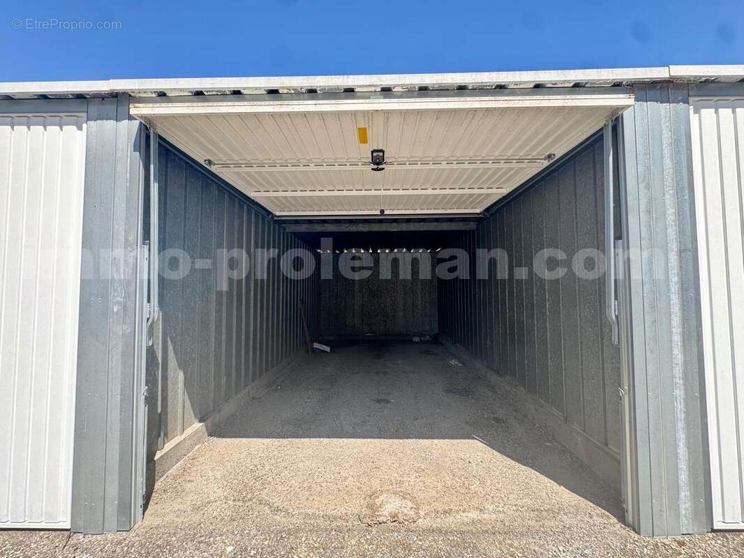 garage_Ambilly_transaction_immobiliere_vente_copropriete_stationnement_ceva_tram_voix_verte - Parking à AMBILLY