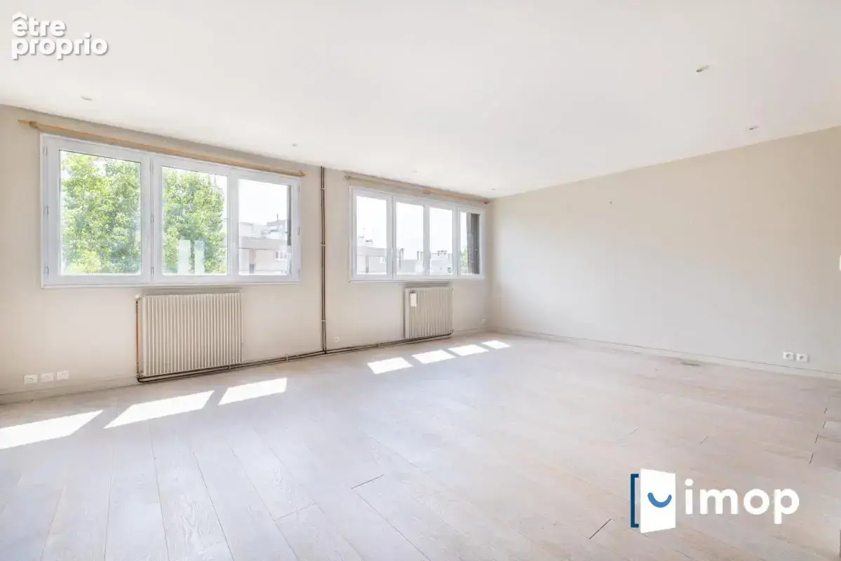 Aubervilliers – 70m² lumineux 3 pièces avec box et cave, à 7 min métro 12 et 7 - photo 2